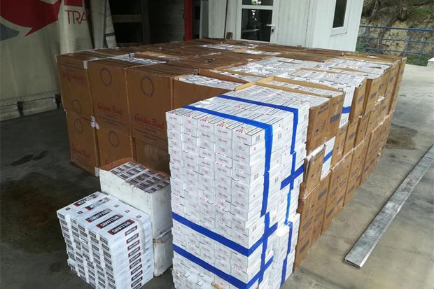 Српски држављанин ухапшен због кријумчарења 55.000 паклица цигарета (ФОТО)